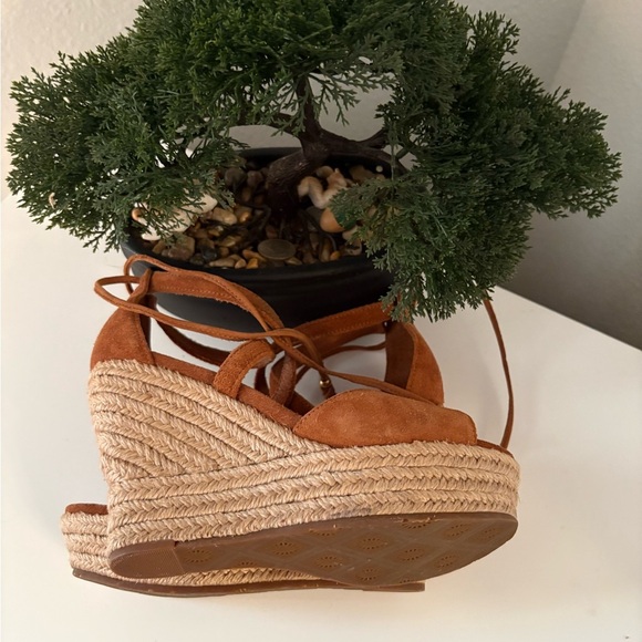 UGG Women's Brown Heeled Sandals - Picture 4 of 6